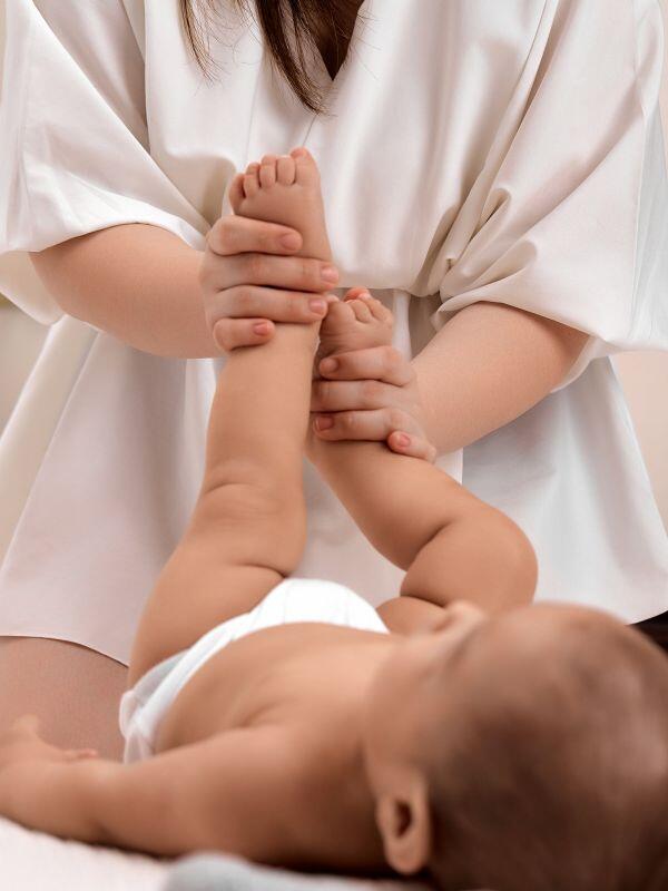 What experienced moms know about baby care?