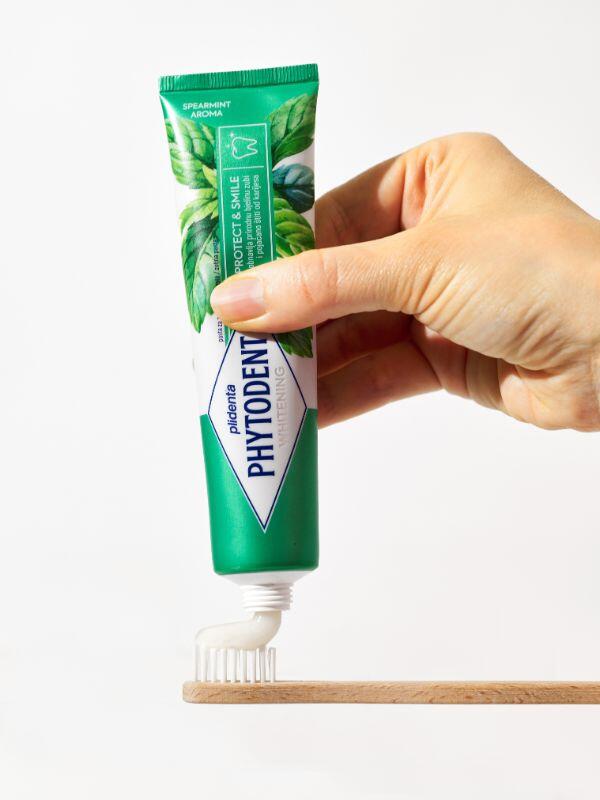 Natural whiteness and gum health